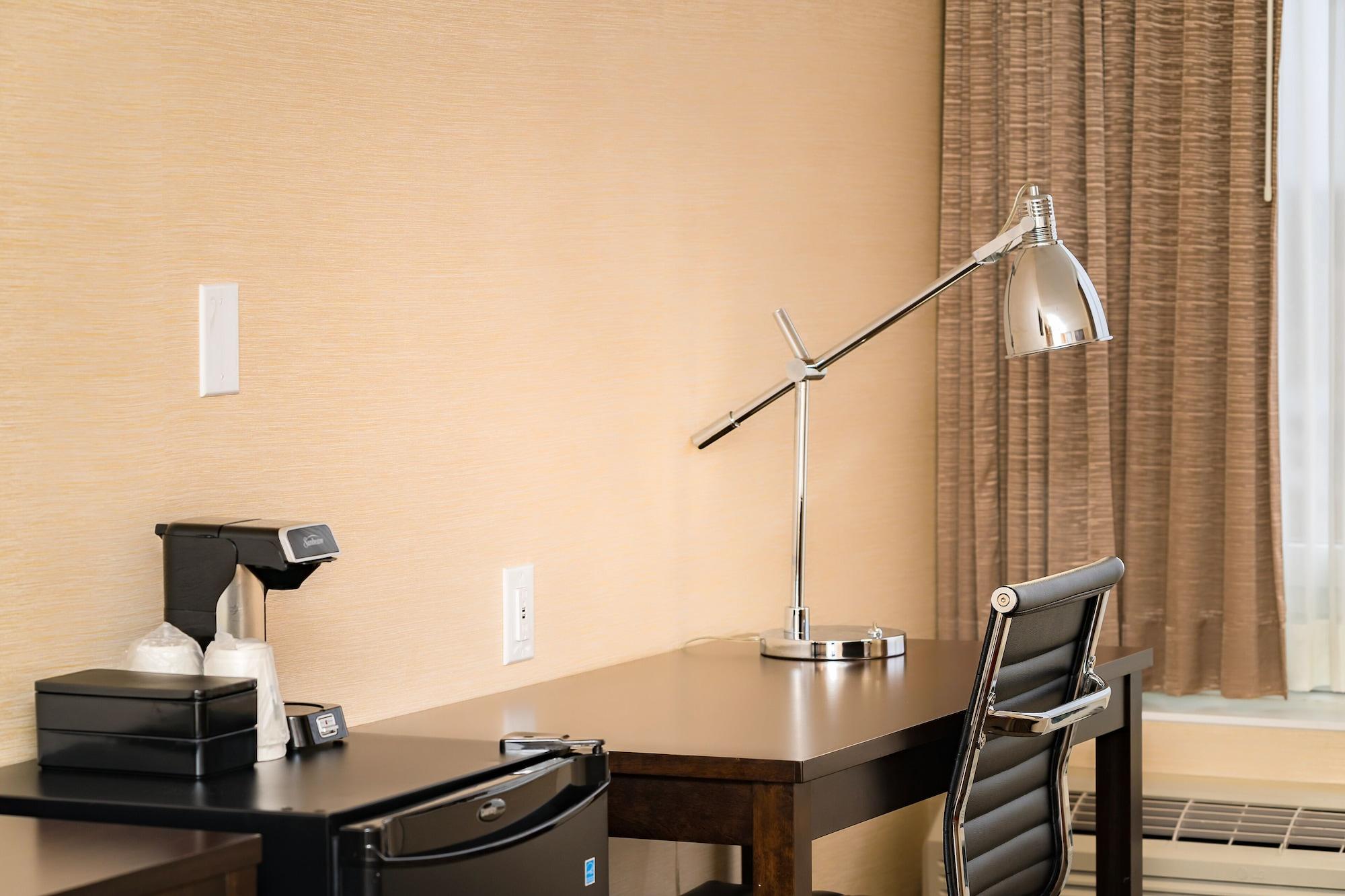 Ramada By Wyndham Near The Falls 3*