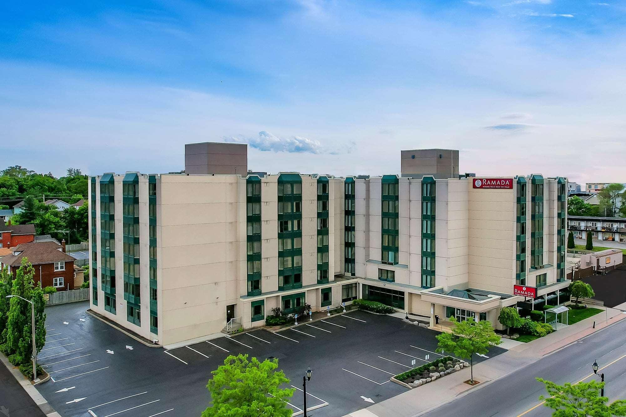 Hotel Ramada By Wyndham Near The Falls