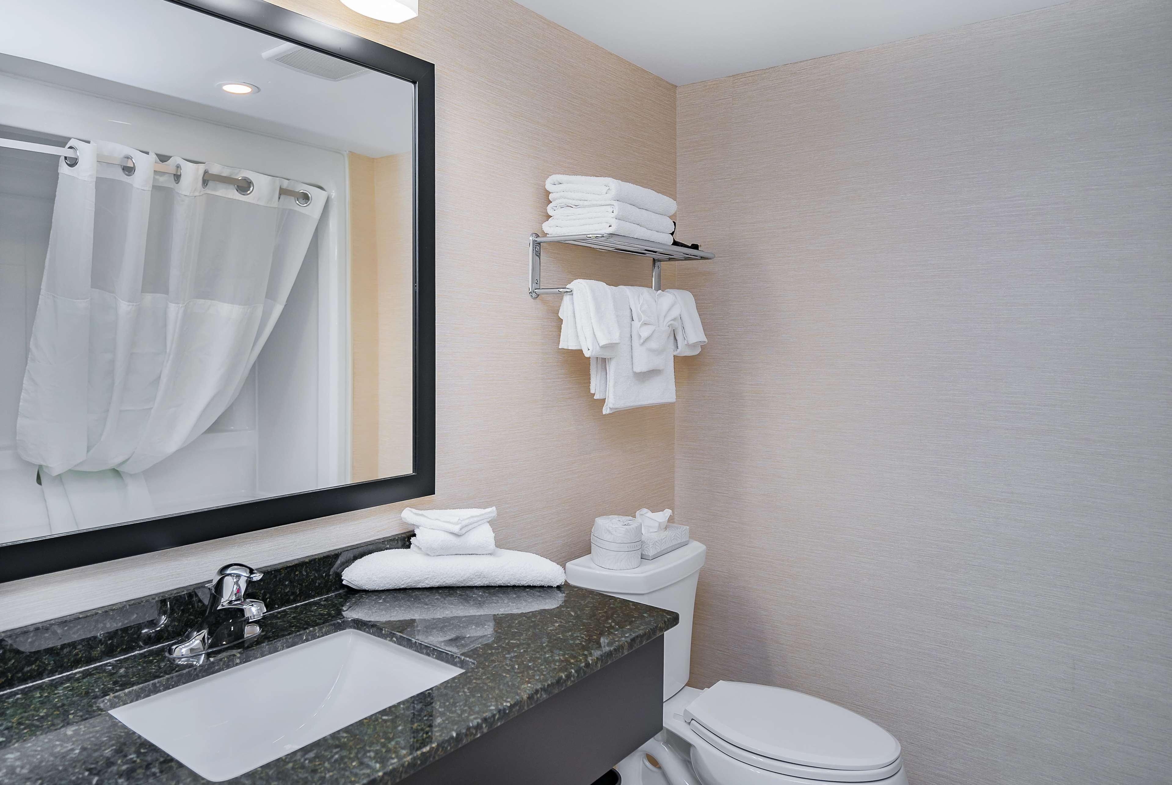 Ramada By Wyndham Near The Falls Niagara Falls