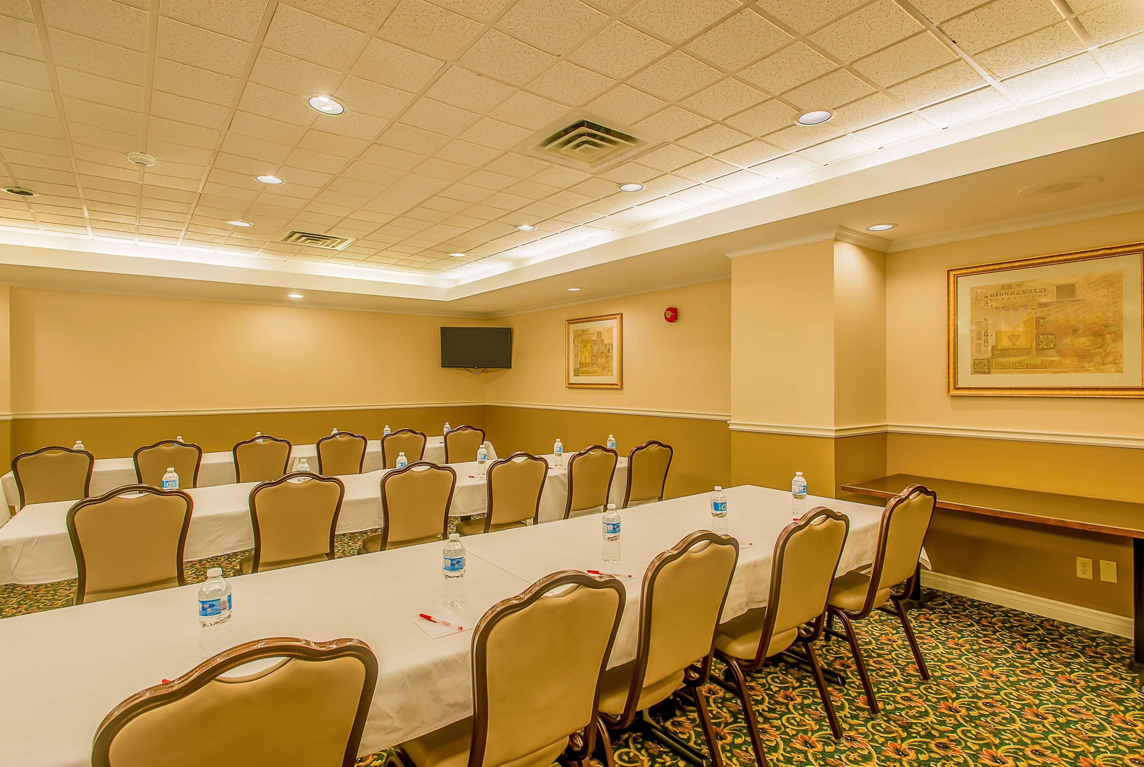 Ramada By Wyndham Near The Falls 3* Niagara Falls