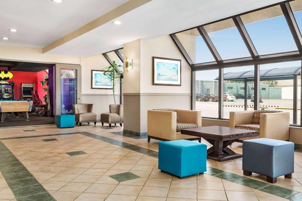 Ramada By Wyndham Near The Falls 3*