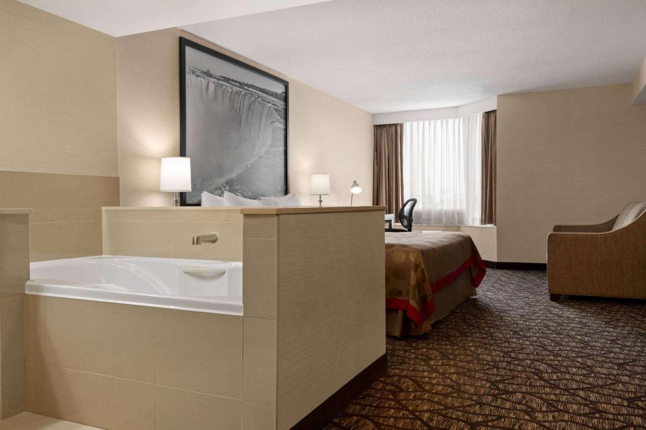 Ramada By Wyndham Near The Falls 3* Niagara Falls