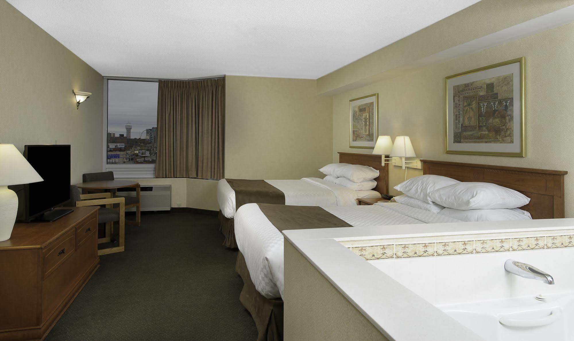Ramada By Wyndham Near The Falls