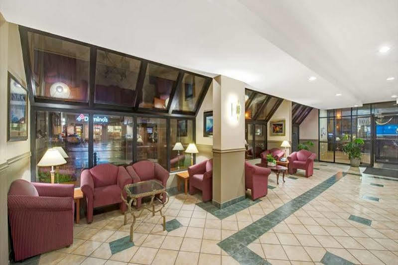 Ramada By Wyndham Near The Falls Niagara Falls