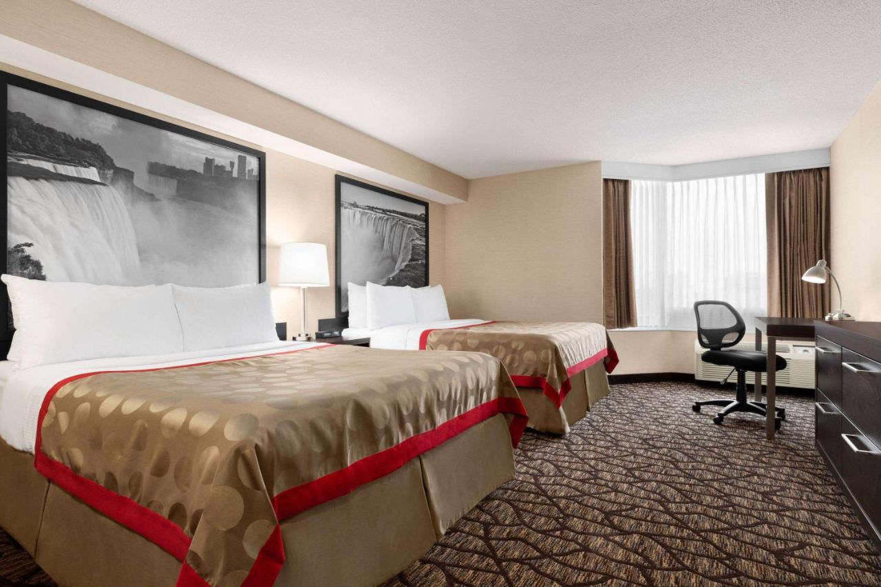 Ramada By Wyndham Near The Falls Hotel 3*