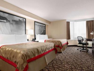 Ramada By Wyndham Near The Falls