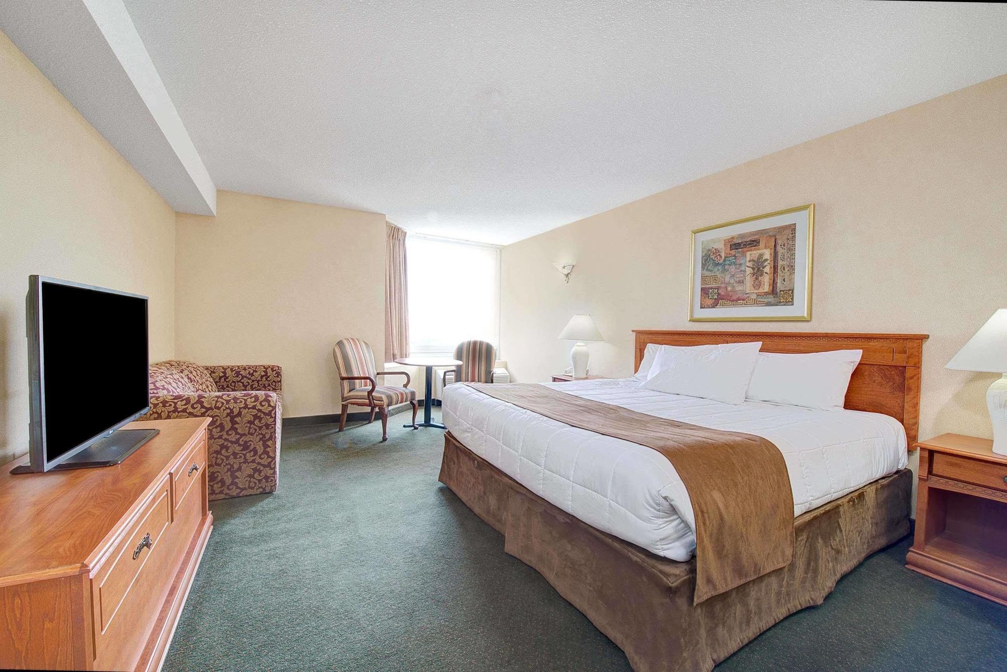 Ramada By Wyndham Near The Falls Hotel Niagara Falls